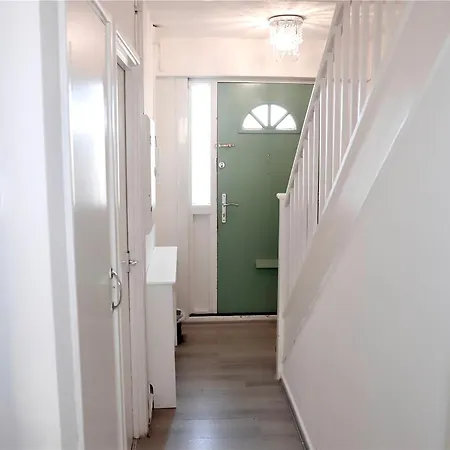 Апартаменты Maitland Luxury 2 Bedroom Greenwich With Good Living Space Sleeps 5 Guest- 1 Minute From Greenwich Dlr Station