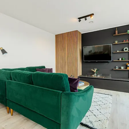 Magnificent New Cross 2br Penthouse With Balcony And Views דירה לונדון