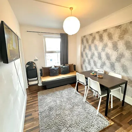 Comfy & Well-located 2br - Walthamstow לונדון