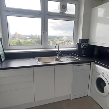 Appartement 2 Bedroom - Breath Taking Views Canary Warf - Zone 2 Mile End Londen