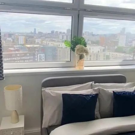 2 Bedroom - Breath Taking Views Canary Warf - Zone 2 Mile End Londen