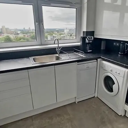 2 Bedroom - Breath Taking Views Canary Warf - Zone 2 Mile End