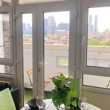 Appartement 2 Bedroom - Breath Taking Views Canary Warf - Zone 2 Mile End Londen