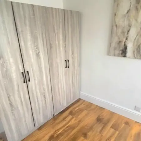 Appartement 2 Bedroom - Breath Taking Views Canary Warf - Zone 2 Mile End *