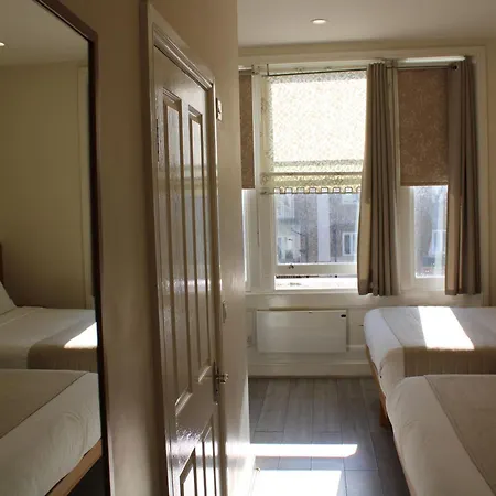Hotel Nox Olympia 4*