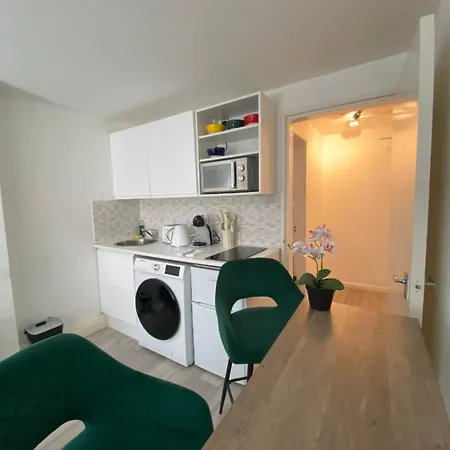 Superior Flat In The Centre *