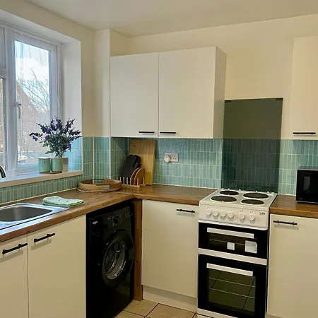 Your Cosy Get-away 5 Minutes From Canning Town Station, Near Excel & O2 * London