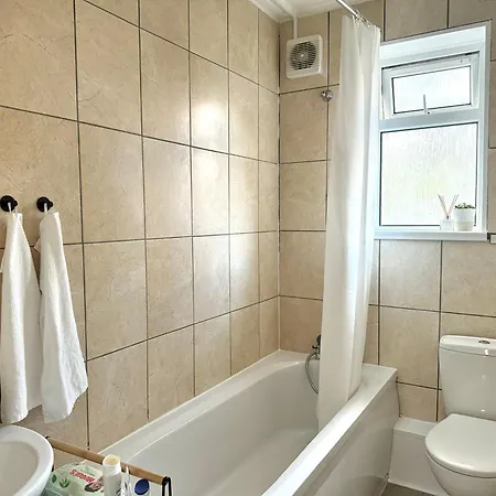Your Cosy Get-away 5 Minutes From Canning Town Station, Near Excel & O2