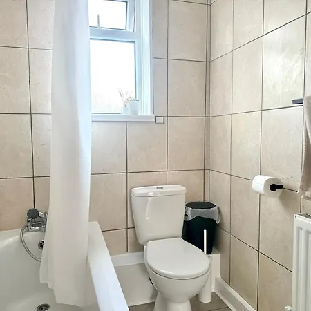 Your Cosy Get-away 5 Minutes From Canning Town Station, Near Excel & O2 Apartment