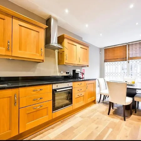 Apartment 5 Bedrooms House In Chelsea