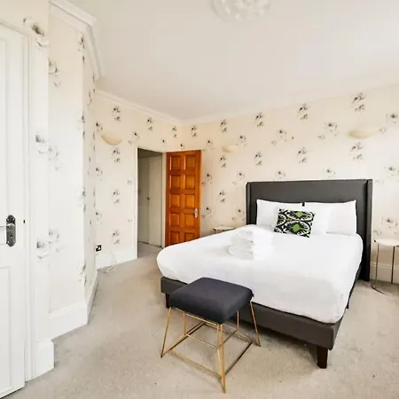 Apartment 5 Bedrooms House In Chelsea *