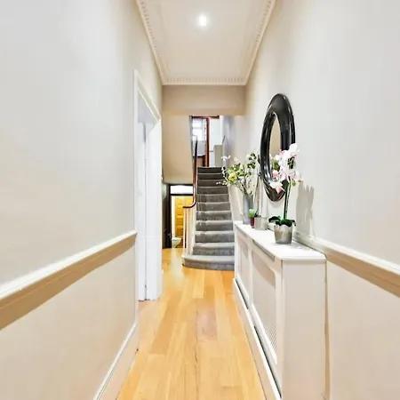 Apartment 5 Bedrooms House In Chelsea