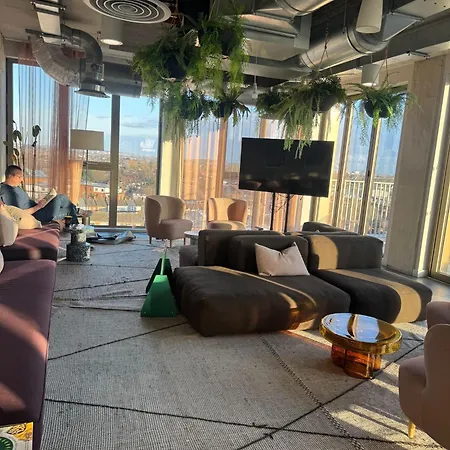 Apartment In -r