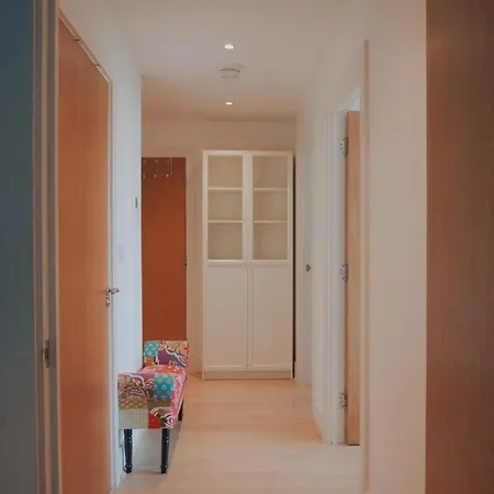 Stunning Two Bedroom * לונדון