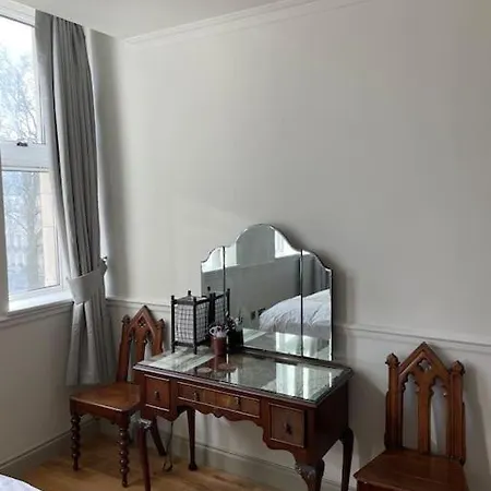 Garden View Flat On Georgian Square In Fitzrovia Appartement *