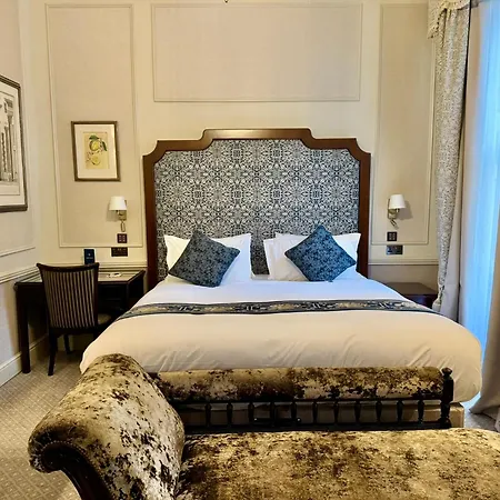 The Leonard 4* Londyn
