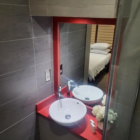 Boutique For Two 105 Apartment