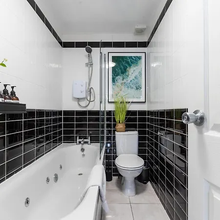 Сasa de vacaciones Cute 2 Bedroom House - 10 Min Walk To Woolwich Dlr & Elizabeth Line - Netflix - Espresso Machine