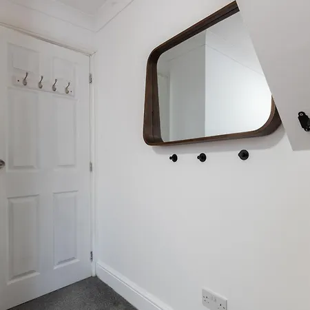 Cute 2 Bedroom House - 10 Min Walk To Woolwich Dlr & Elizabeth Line - Netflix - Espresso Machine Сasa de vacaciones Londres