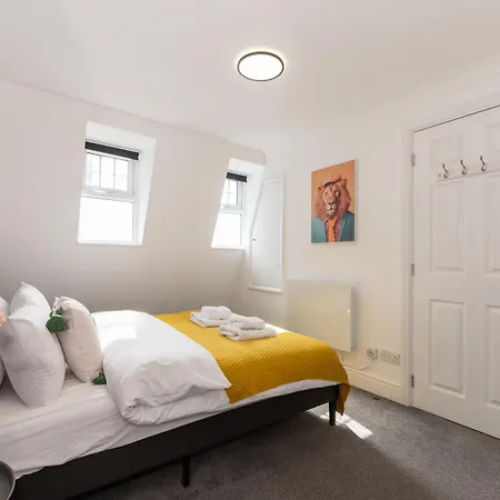 Cute 2 Bedroom House - 10 Min Walk To Woolwich Dlr & Elizabeth Line - Netflix - Espresso Machine Сasa de vacaciones