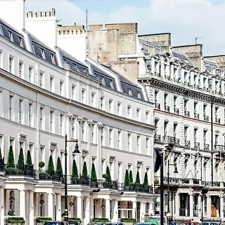 Timeless Hyde Park Maisonette, 3br, 2ba And Lounge Apartment *