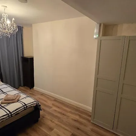 Apartment Timeless Hyde Park Maisonette, 3br, 2ba And Lounge *