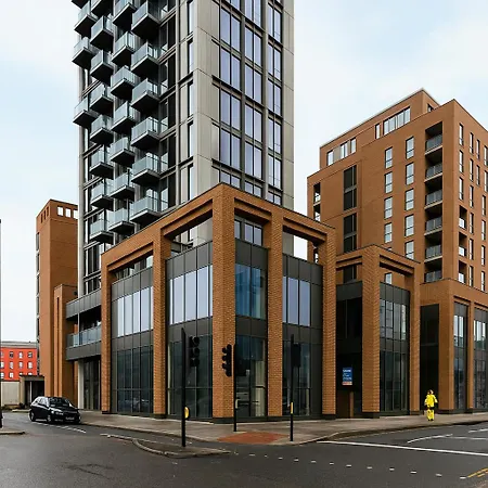 Modern 1-bed Flat - Icon Tower - New Build In One West Point * London