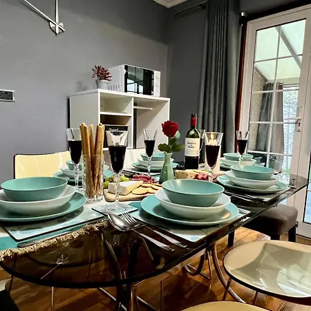 Jevingtons House Peaceful 3 Bed Ideal For Groups Contractors Weekend Get Aways Free Parking Garden And Wifi דירה אלת'ם