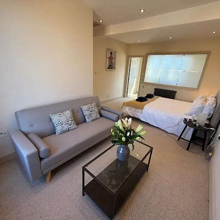 Apartment Spacious 3 Bed Kings Road Sw6