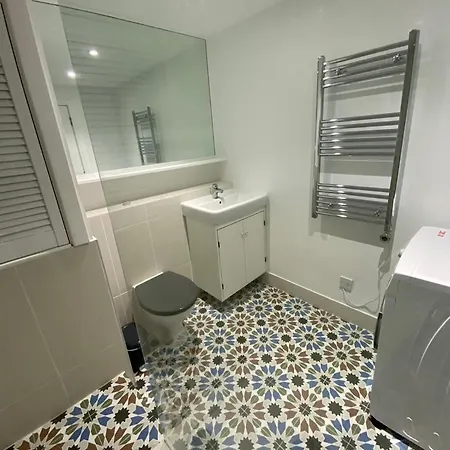 Amazing Floor Flat With View *