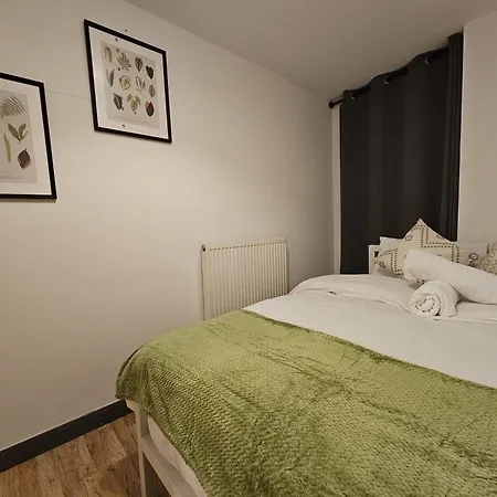 E1 Luxury Habitación en casa particular Londres