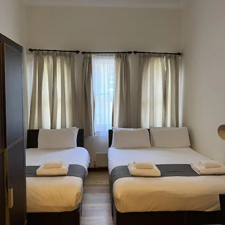 Hotel The Royale Chulan Hyde Park London