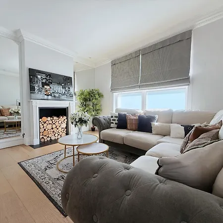 Spacious And Cosy 3brs 5f House In Heart Of