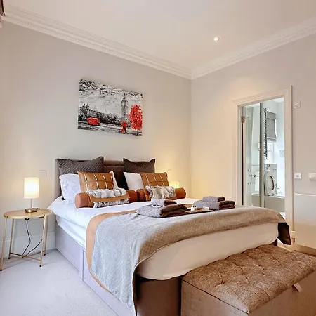 Vila Spacious And Cosy 3brs 5f House In Heart Of *