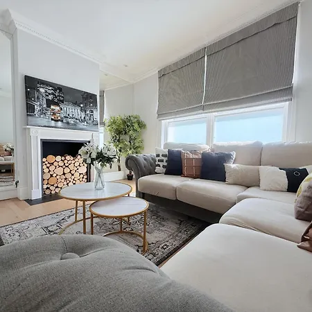 Spacious And Cosy 3brs 5f House In Heart Of Vila Londýn