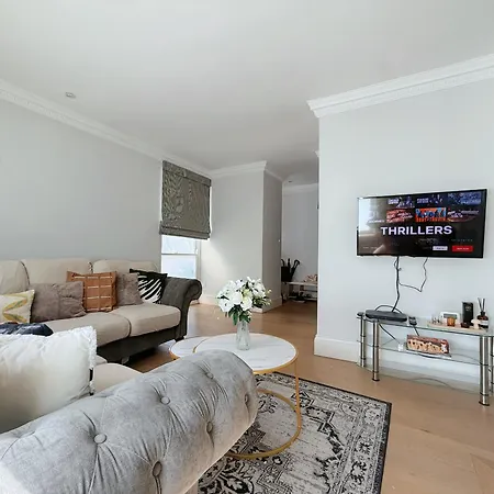 Spacious And Cosy 3brs 5f House In Heart Of * Londýn