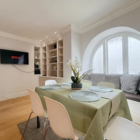 Spacious And Cosy 3brs 5f House In Heart Of