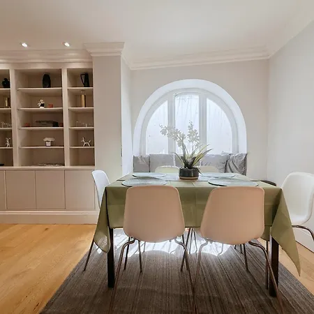Spacious And Cosy 3brs 5f House In Heart Of Vila