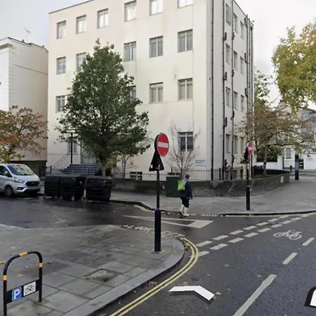 Studio Apartment In Bayswater *