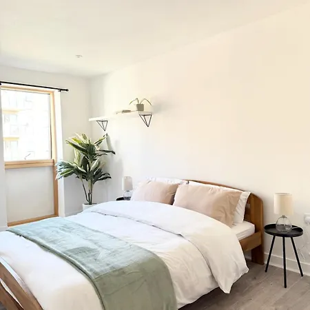 Modern In Wimbledon - Free Underground Parking - Sleeps 5 ロンドン