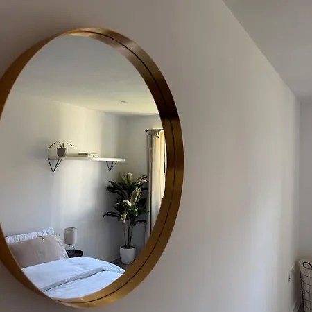 アパート Modern In Wimbledon - Free Underground Parking - Sleeps 5 ロンドン