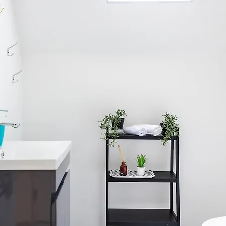 Colourful And Cozy Near Station - New Cross - Goldsmith Apartman London