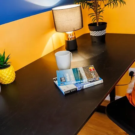 Colourful And Cozy Near Station - New Cross - Goldsmith Apartman *
