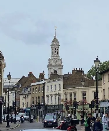 Maitland Luxury 2 Bedroom Greenwich With Good Living Space Sleeps 5 Guest- 1 Minute From Greenwich Dlr Station * Лондон