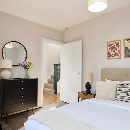 The Randall Retreat - Spacious 4bdr With Garden London
