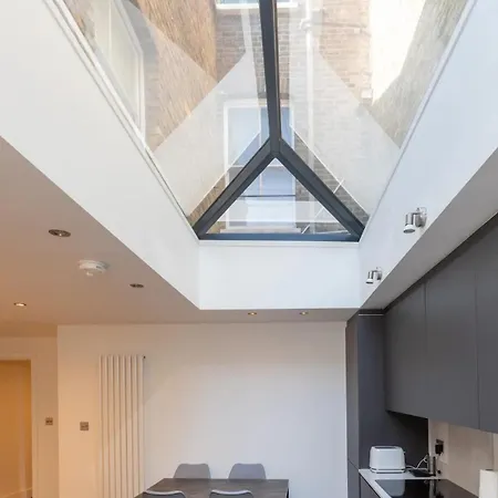 Stylish 2-bed Flat In The Heart Of West Hampstead London