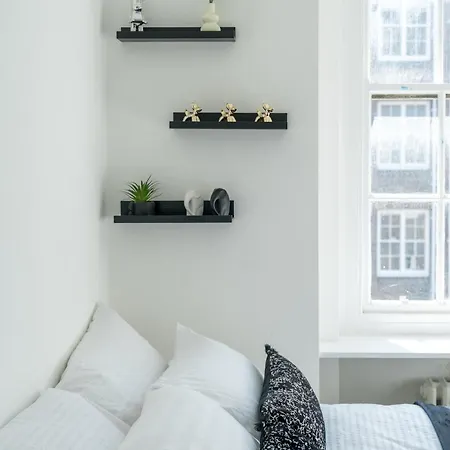 Queensway Dream, Hyde Park London