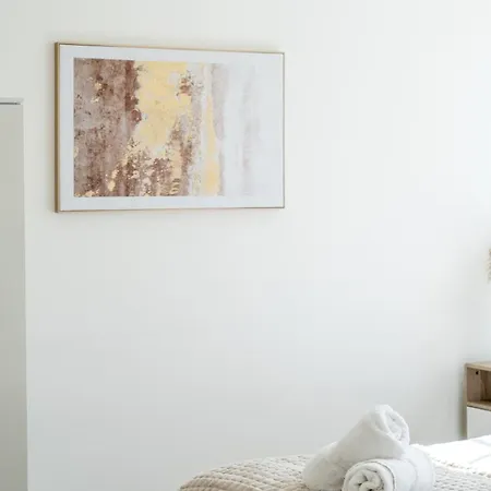 Queensway Dream, Hyde Park Apartment