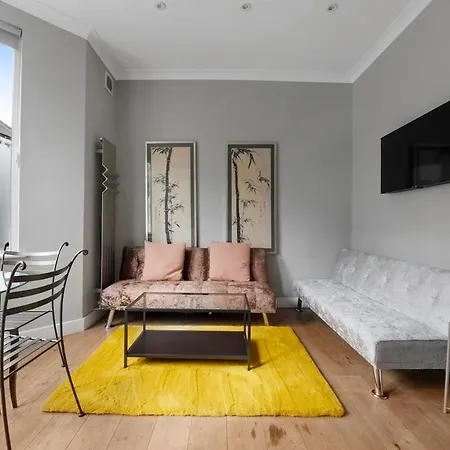 Queens Park 1 Bed Sleeps 4 Ppl Ground Floor Apartman London