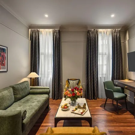 Hotel St. James' Court, A Taj Hotel,